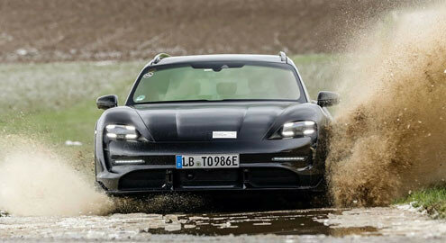 Porsche опубликовала видео с новым Taycan Cross Turismo