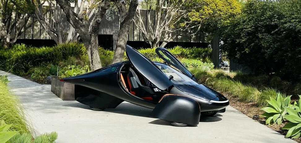 Aptera випустить триколісний авто з сонячними панелями і запасом ходу 1600 км