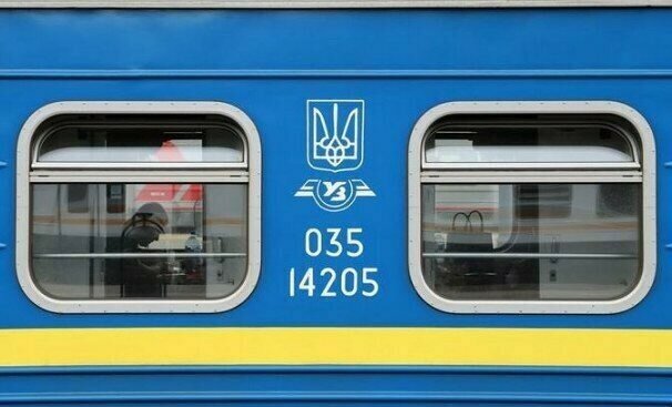Укрзалізниця планує видавати пасажирам одноразову постіль
