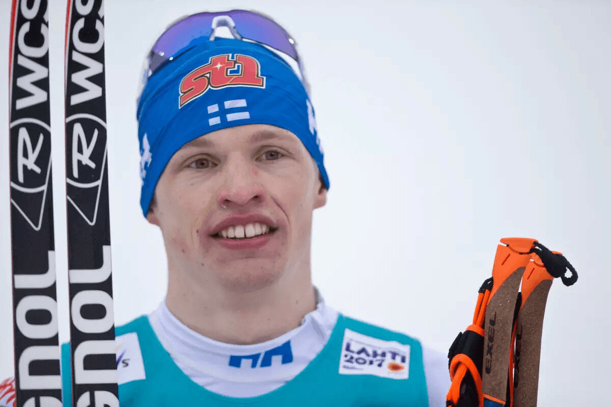 Фінські лижники поголилися налисо перед фіналом чемпіонату світу