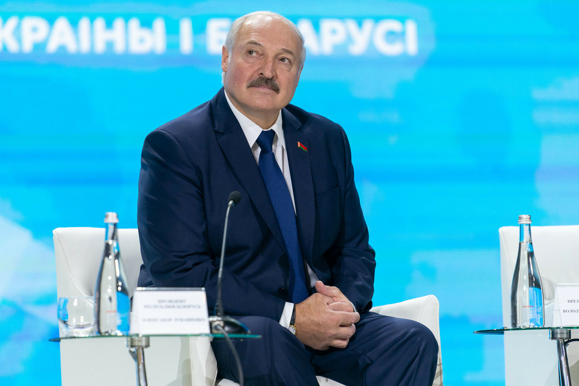 Лижник впав перед фінішем і подарував Лукашенкові перемогу