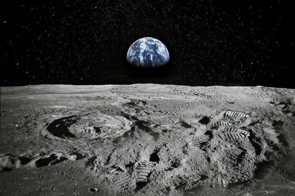 Опубліковано відео польоту над Місяцем