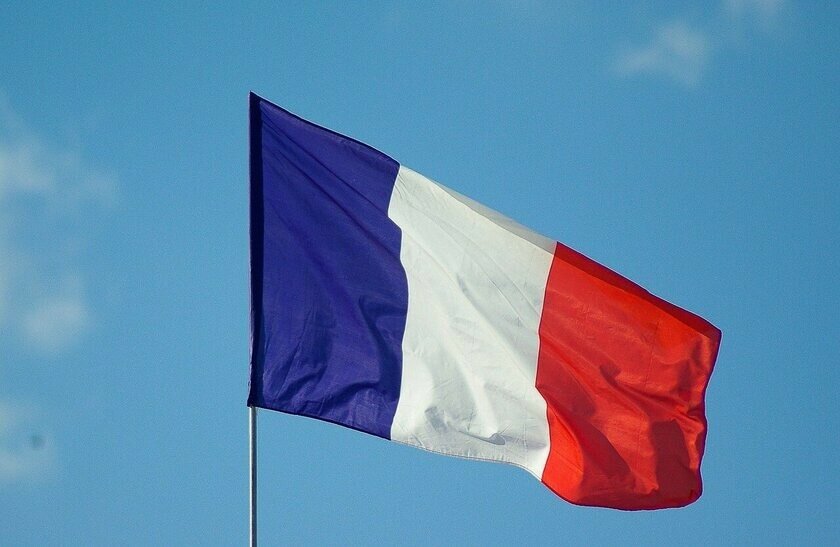 Французька школярка, заява якої привела до смерті вчителя, зізналася у брехні