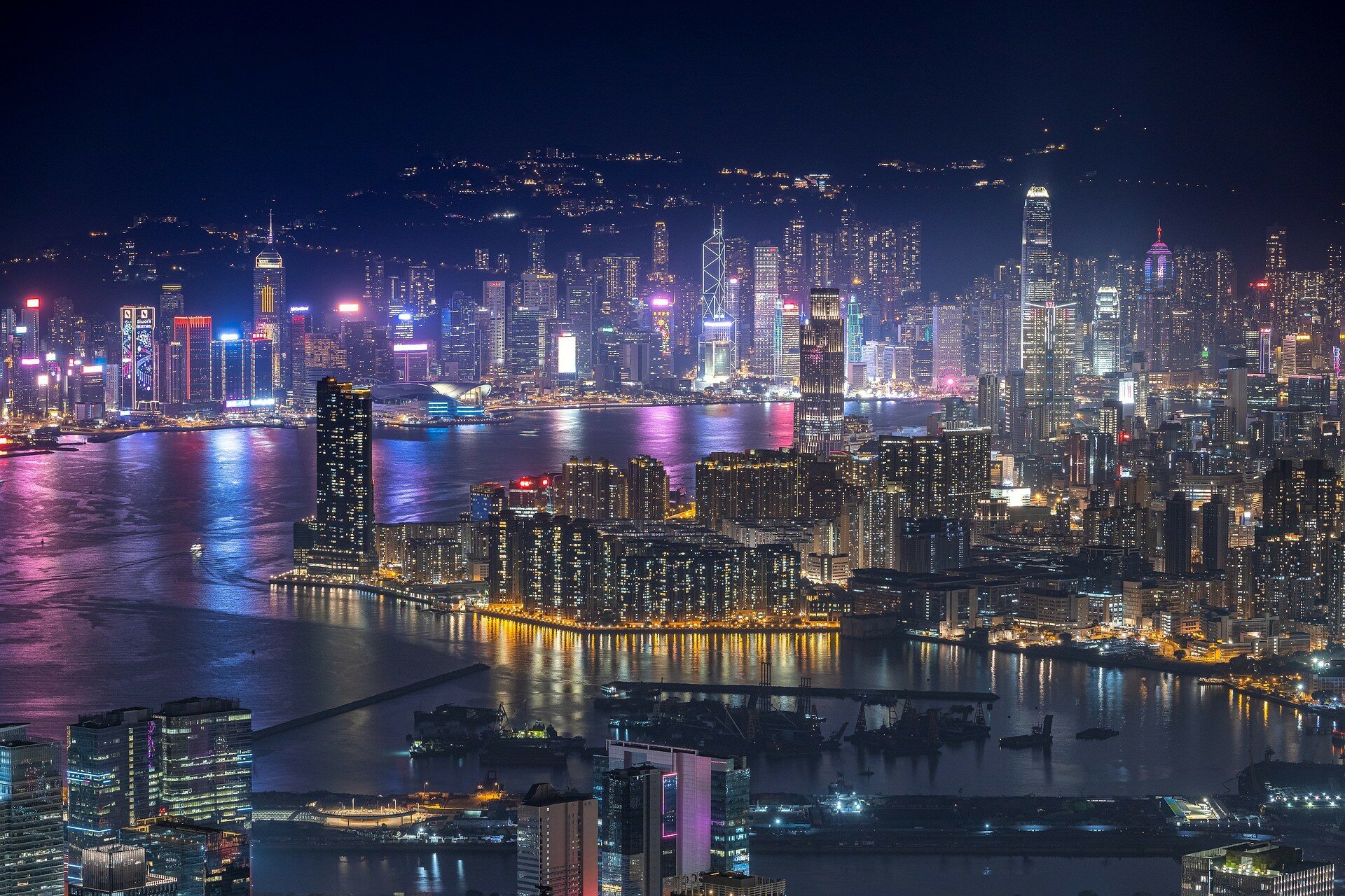 Гонконг вимагає не приймати спеціальні британські паспорти