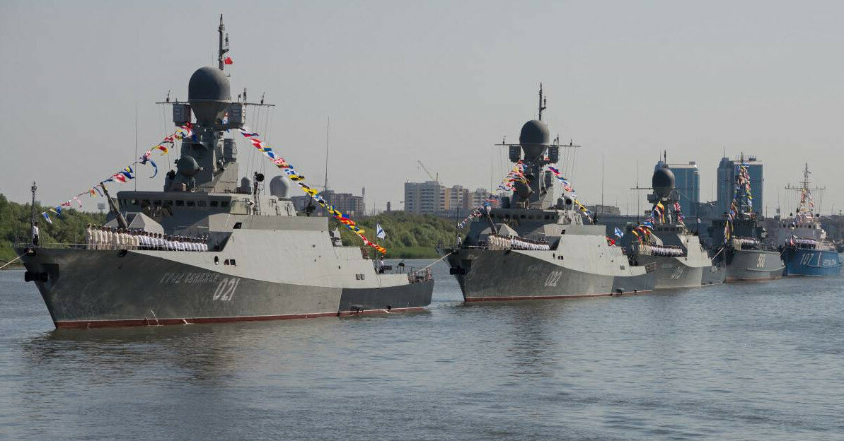 Корабли Каспийской флотилии РФ зашли в Черное море