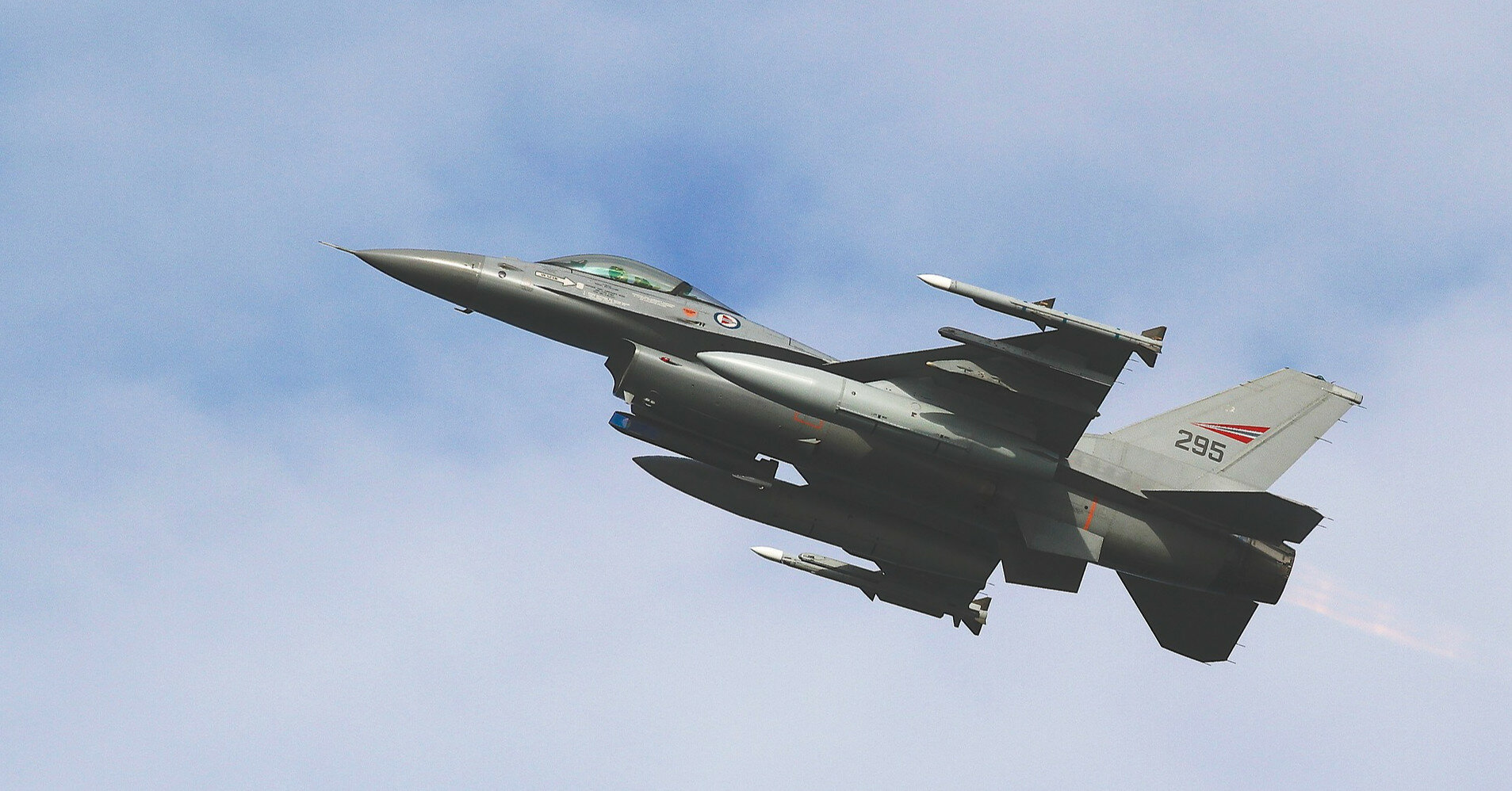 Посол США в Греції пілотував винищувач F-16 під час військових навчань