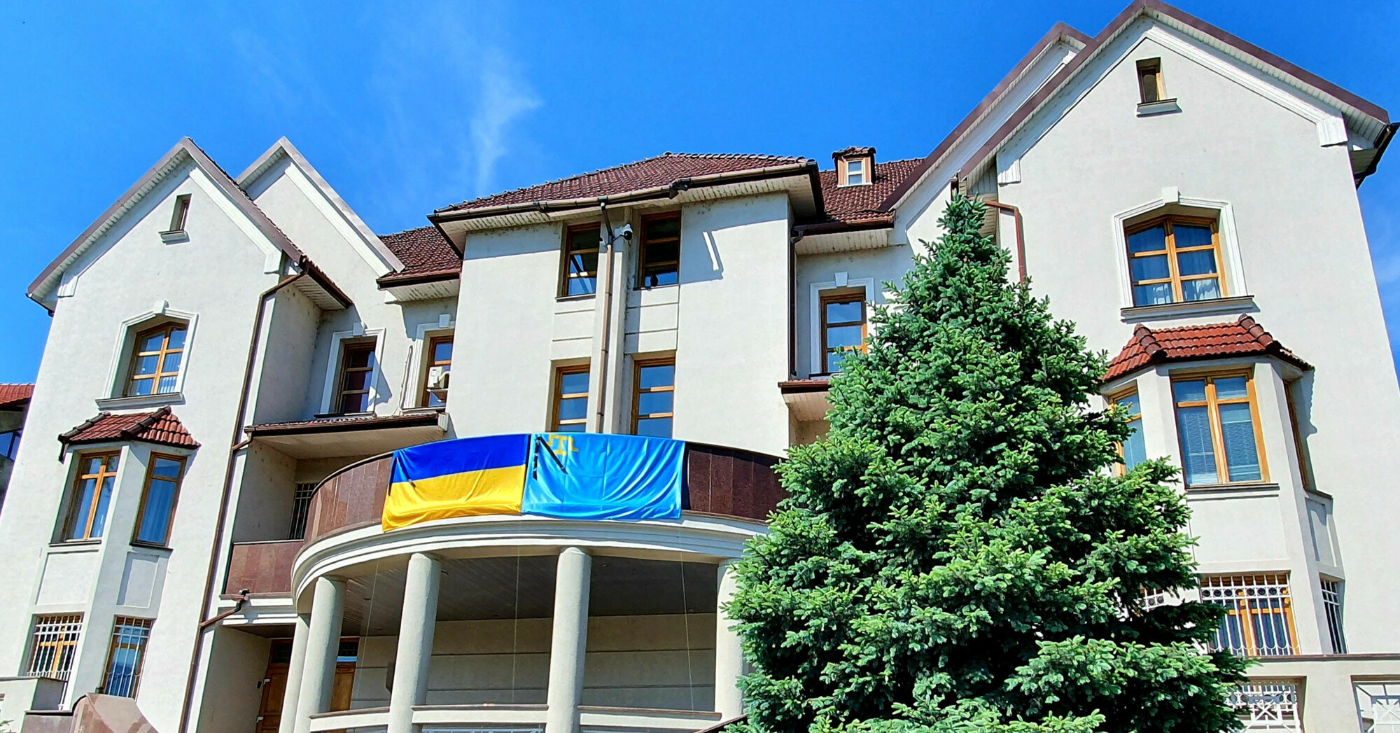 Правительство Молдовы хочет осмотреть автомобиль посольства Украины