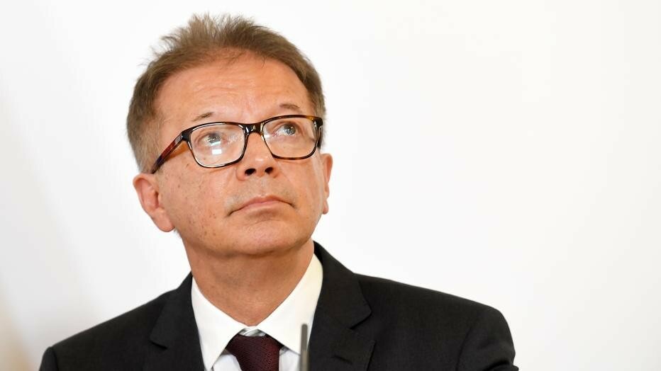 «У меня кончились силы»: австрийский министр подал в отставку