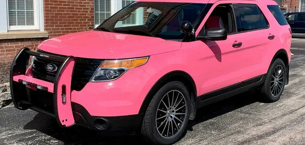 На продаж виставили рожевий "поліцейський" Ford Explorer