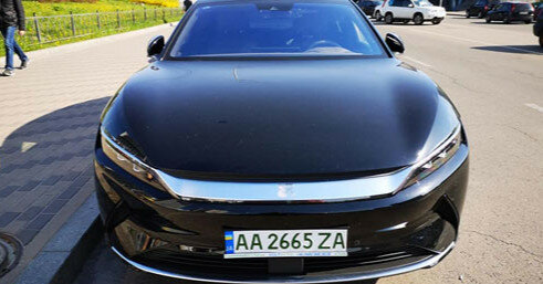 В Україні з'явився новий китайський електромобіль