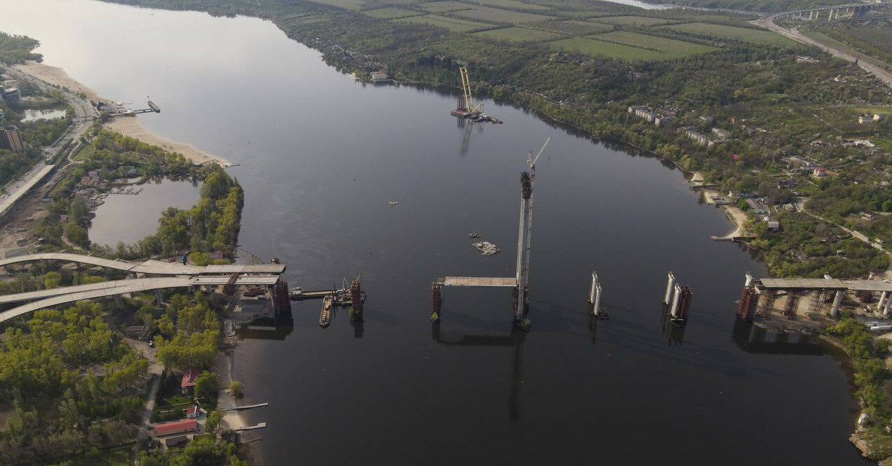 У Запоріжжі пошкодили один з найпотужніших плавучих кранів Європи