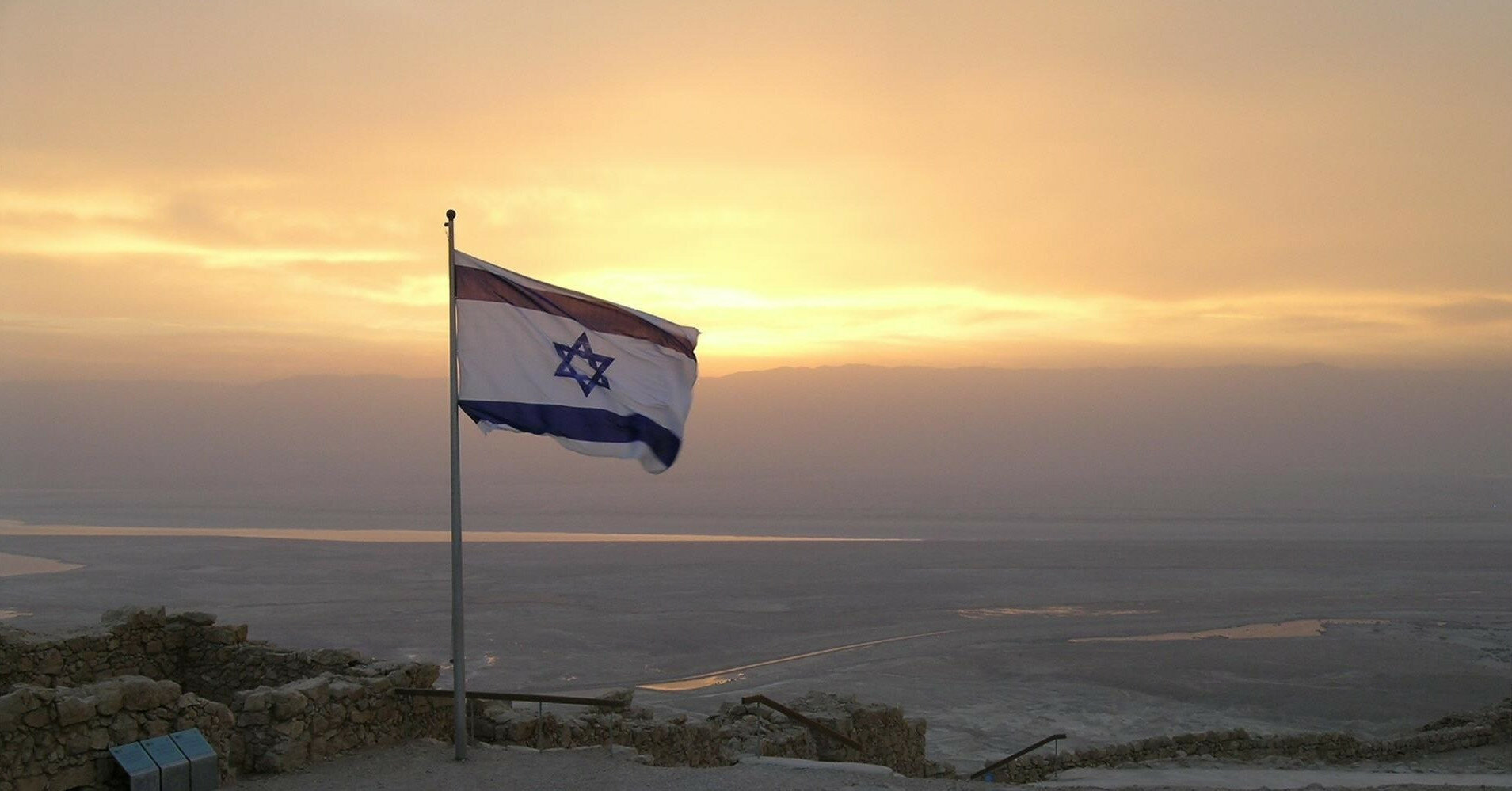 Возобновились ракетные обстрелы Израиля: сирены слышны в Тель-Авиве