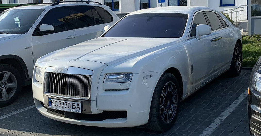 Во Львове засветился единственный в Украине белый Rolls-Royce Ghost