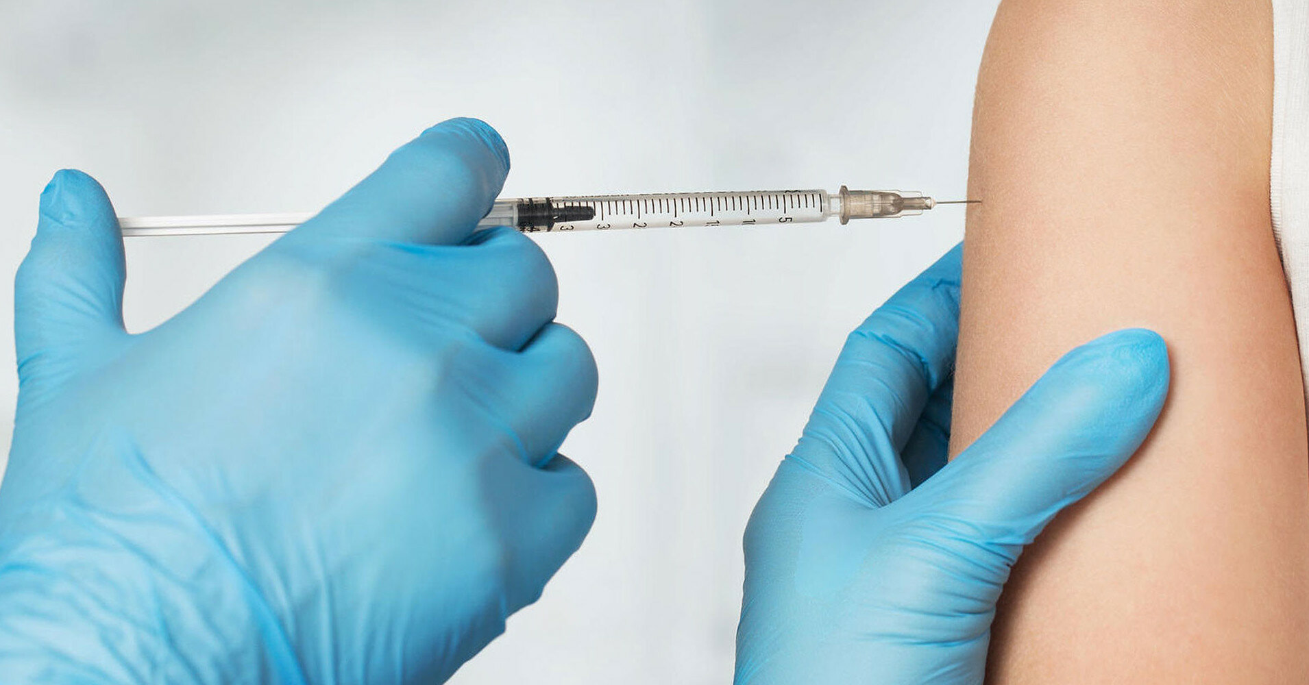 ВОЗ впервые разрешила вакцинировать детей от COVID-19