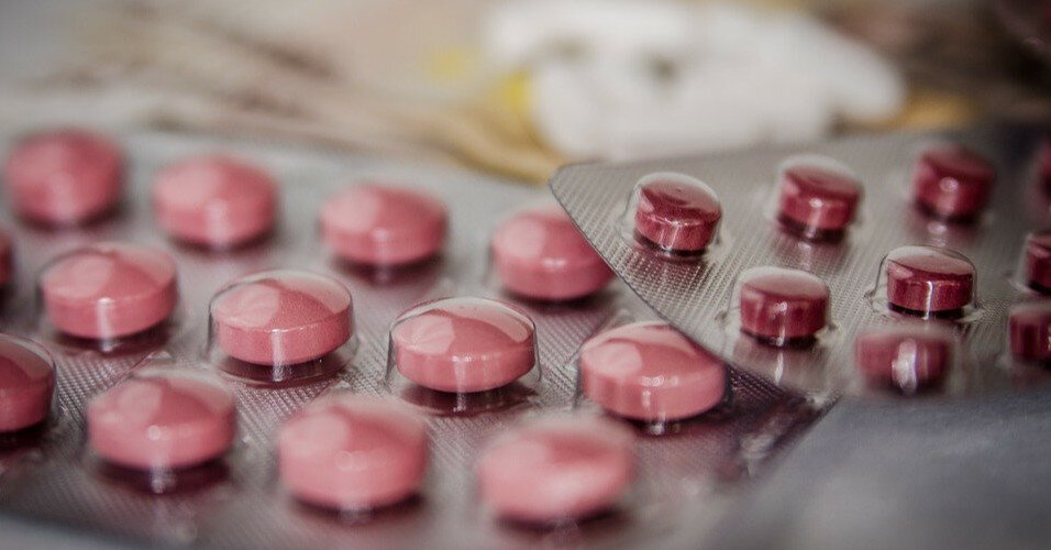 ВР поддержала законопроект о запрете продажи лекарств детям