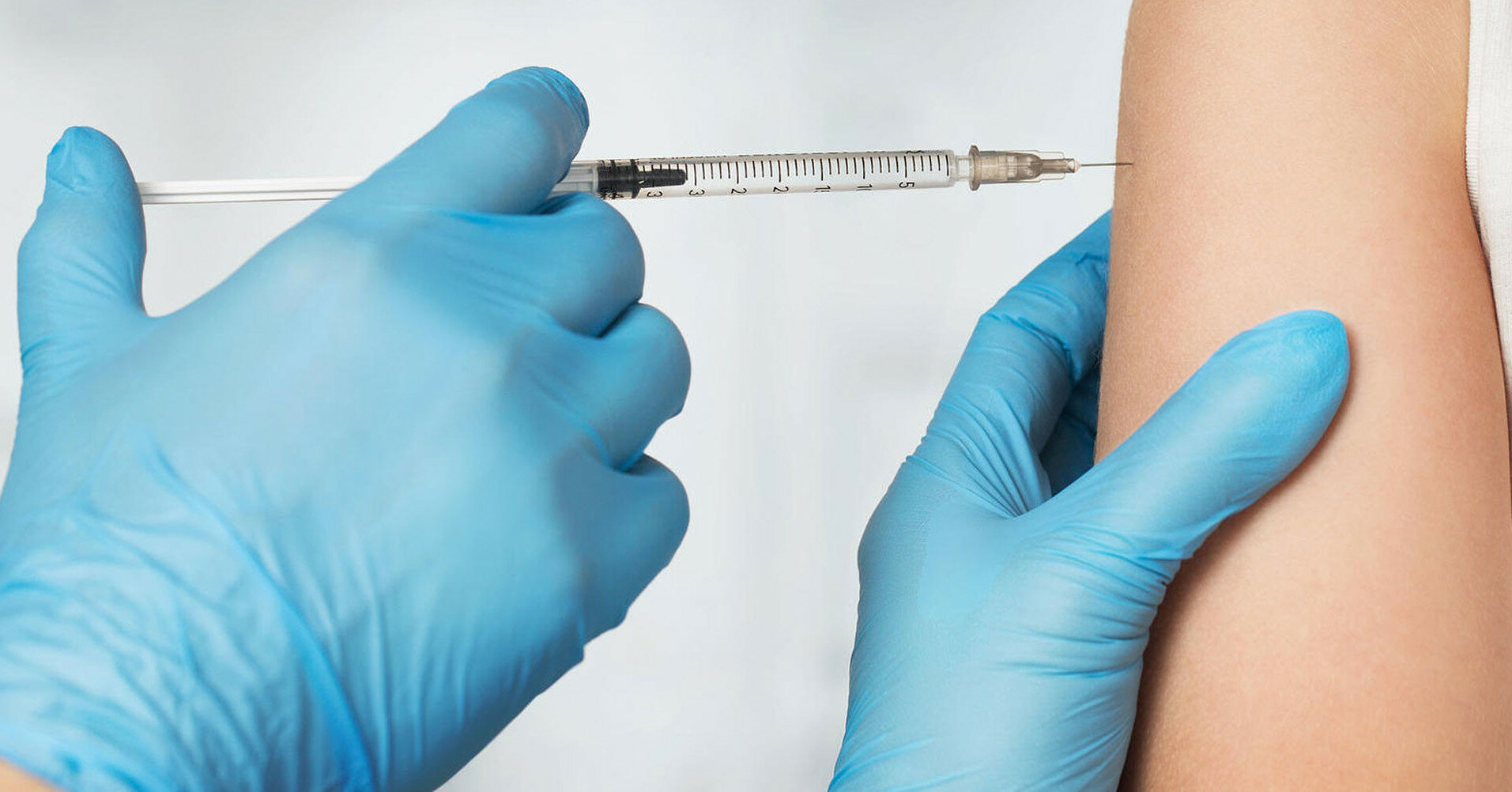 В США сотрудников больницы уволили из-за отказа от вакцины