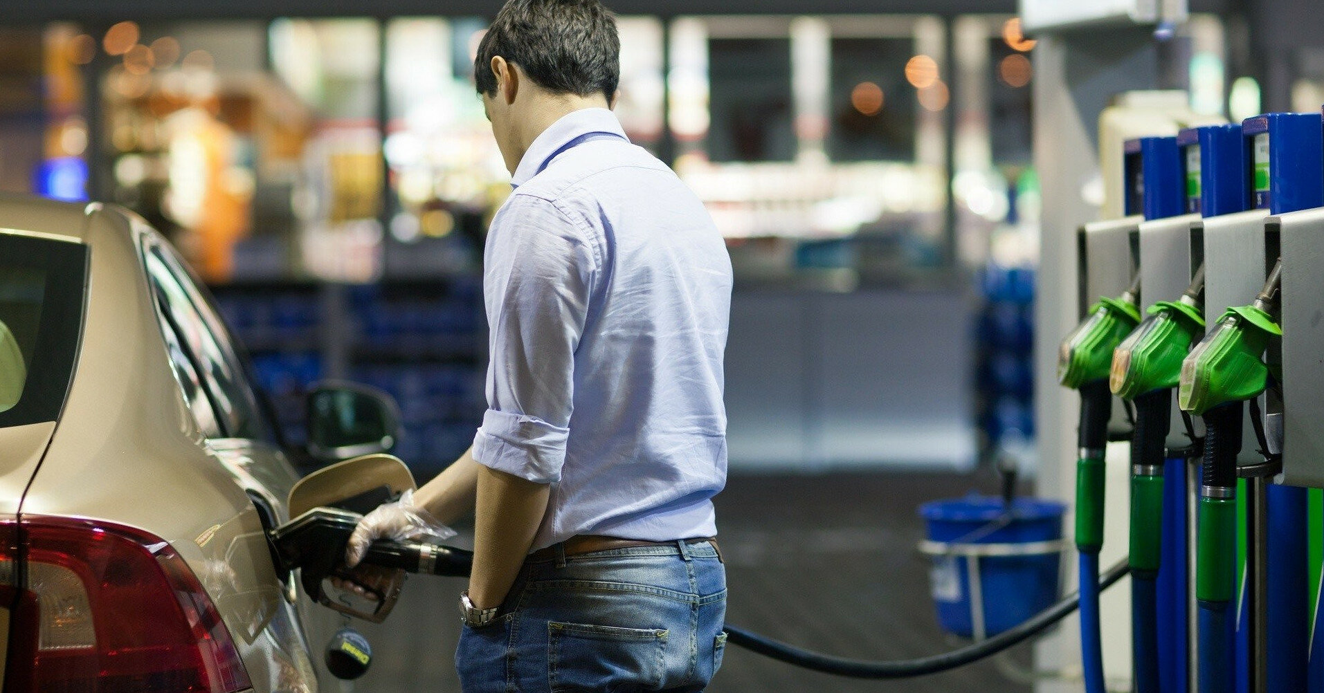 Цены на бензин прекратили рост: стоимость топлива на АЗС