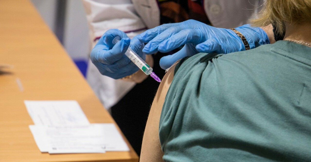 В Киеве открылись пункты вакцинации педагогов