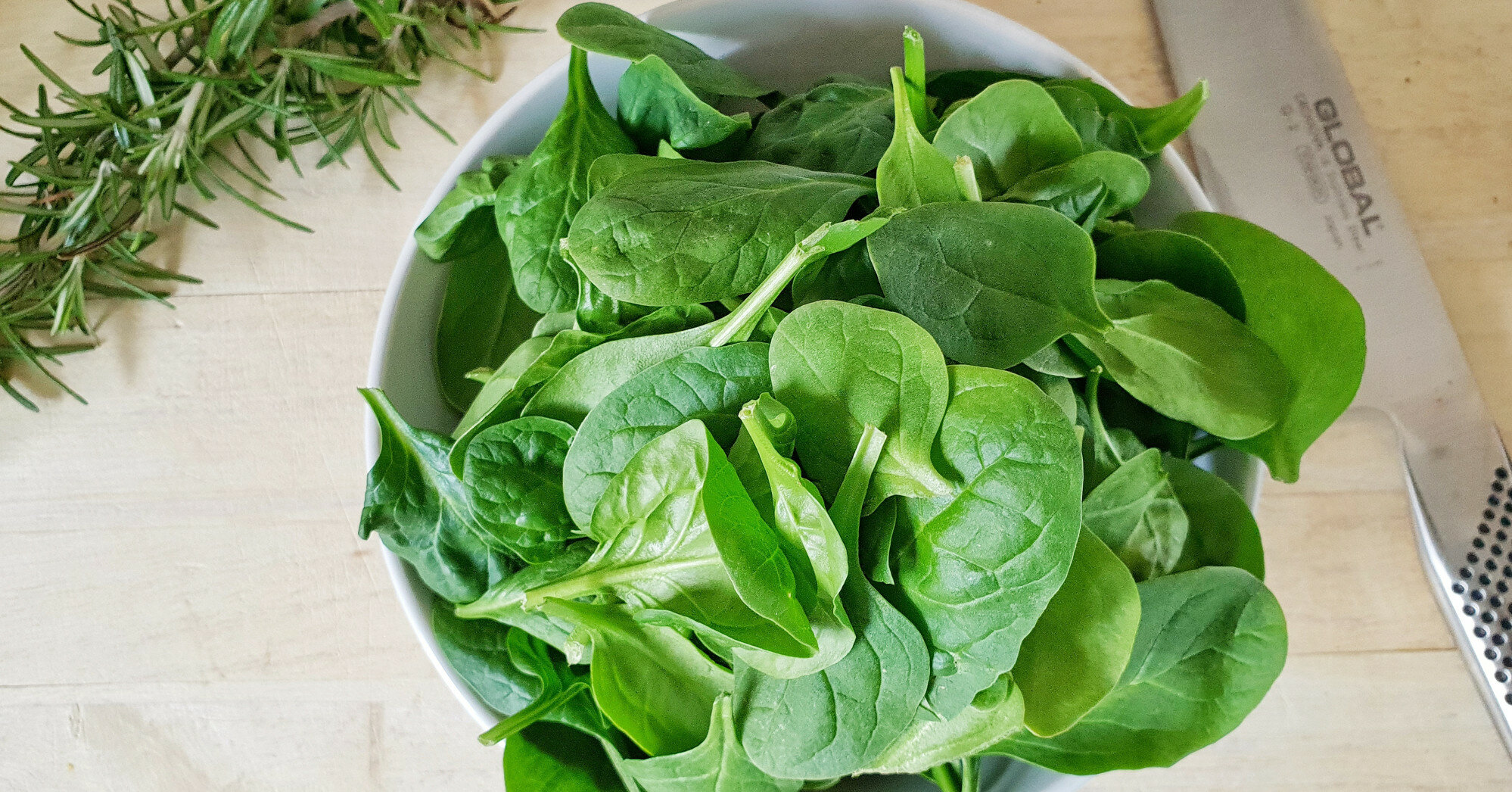 От очищения до восполнения витаминов: польза зелени для организма