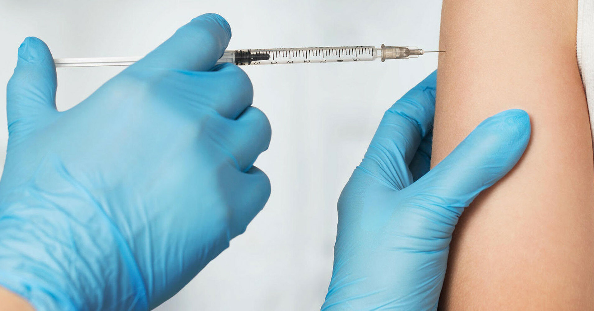 МОЗ обіцяє вакцинацію в аптеках