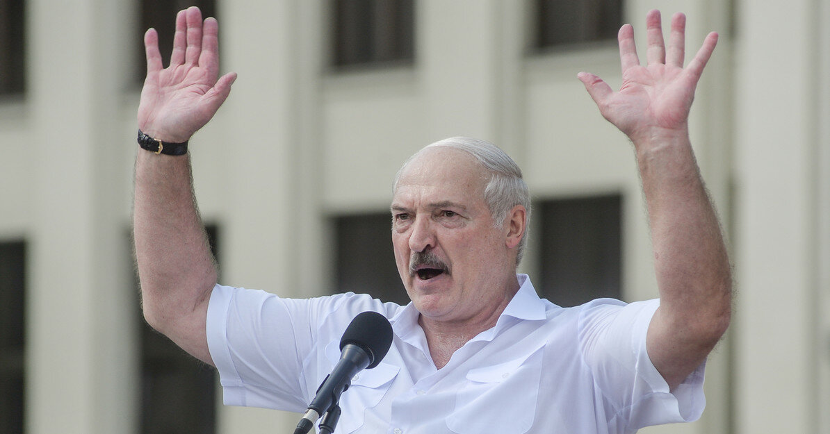 Сын Лукашенко и чиновники: список санкций Украины против Беларуси