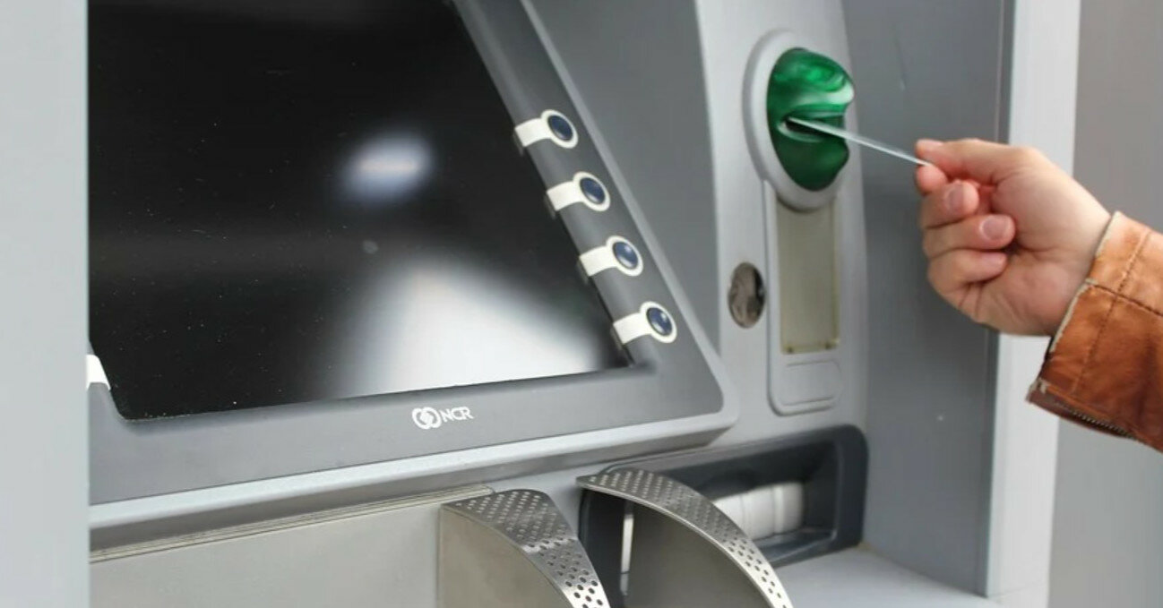 В Польше арестовали украинцев за кражу денег из банкомата
