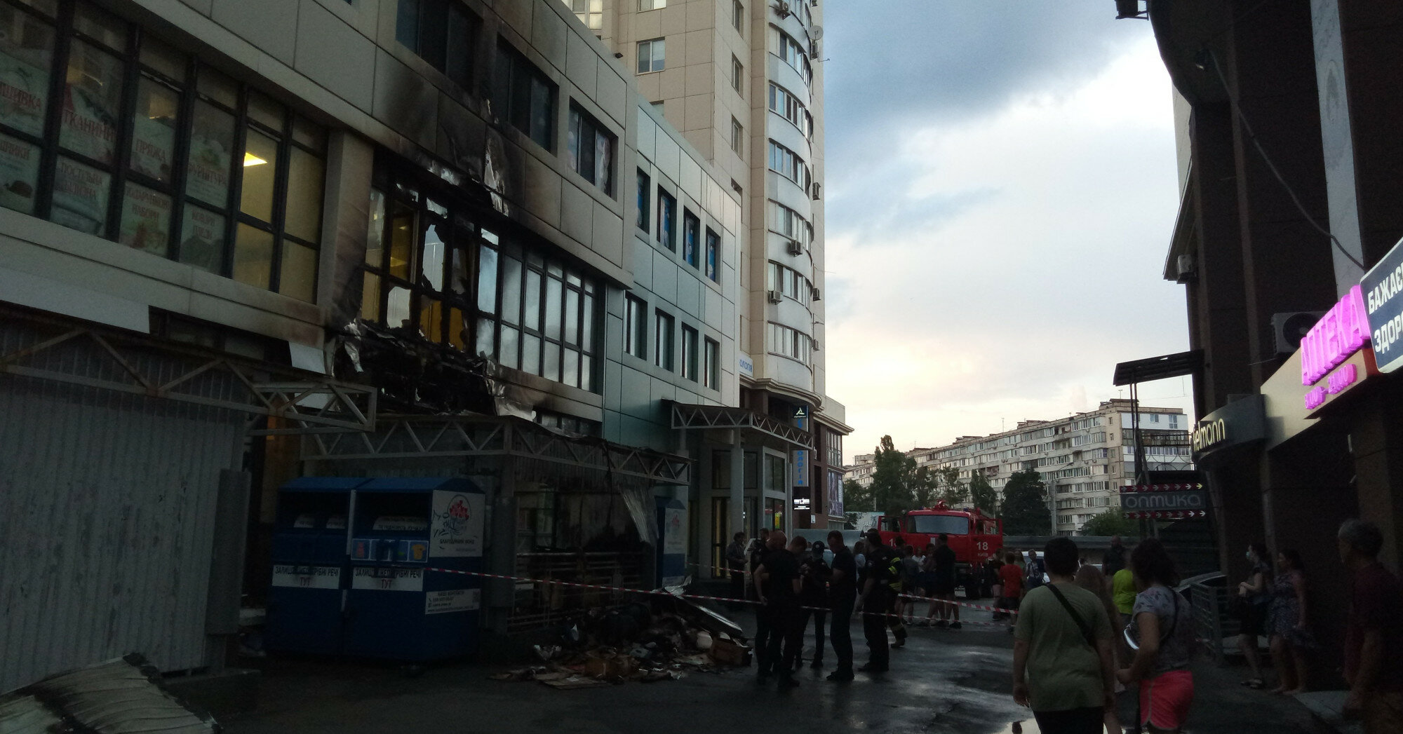 У Києві горів супермаркет "Сільпо": відвідувачів евакуювали