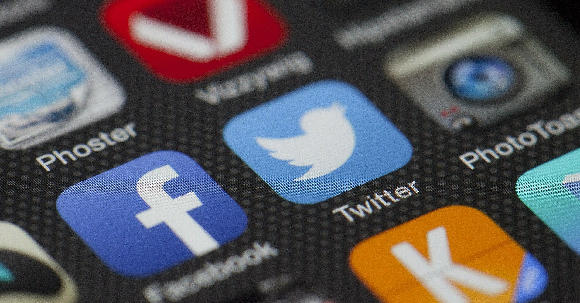 Facebook, Twitter та Google частково підуть з ринку