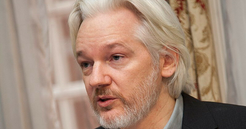 Засновника Wikileaks Ассанжа позбавили громадянства Еквадору
