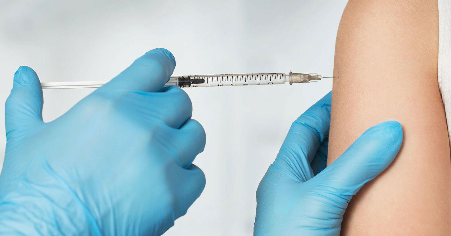 В Украине нужно ускорить COVID-вакцинацию в 2 раза