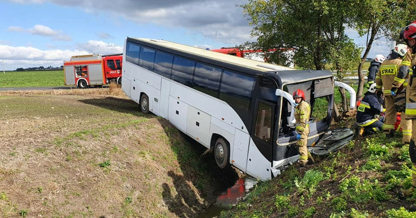 В Польше автобус с детьми слетел в кювет: есть пострадавшие