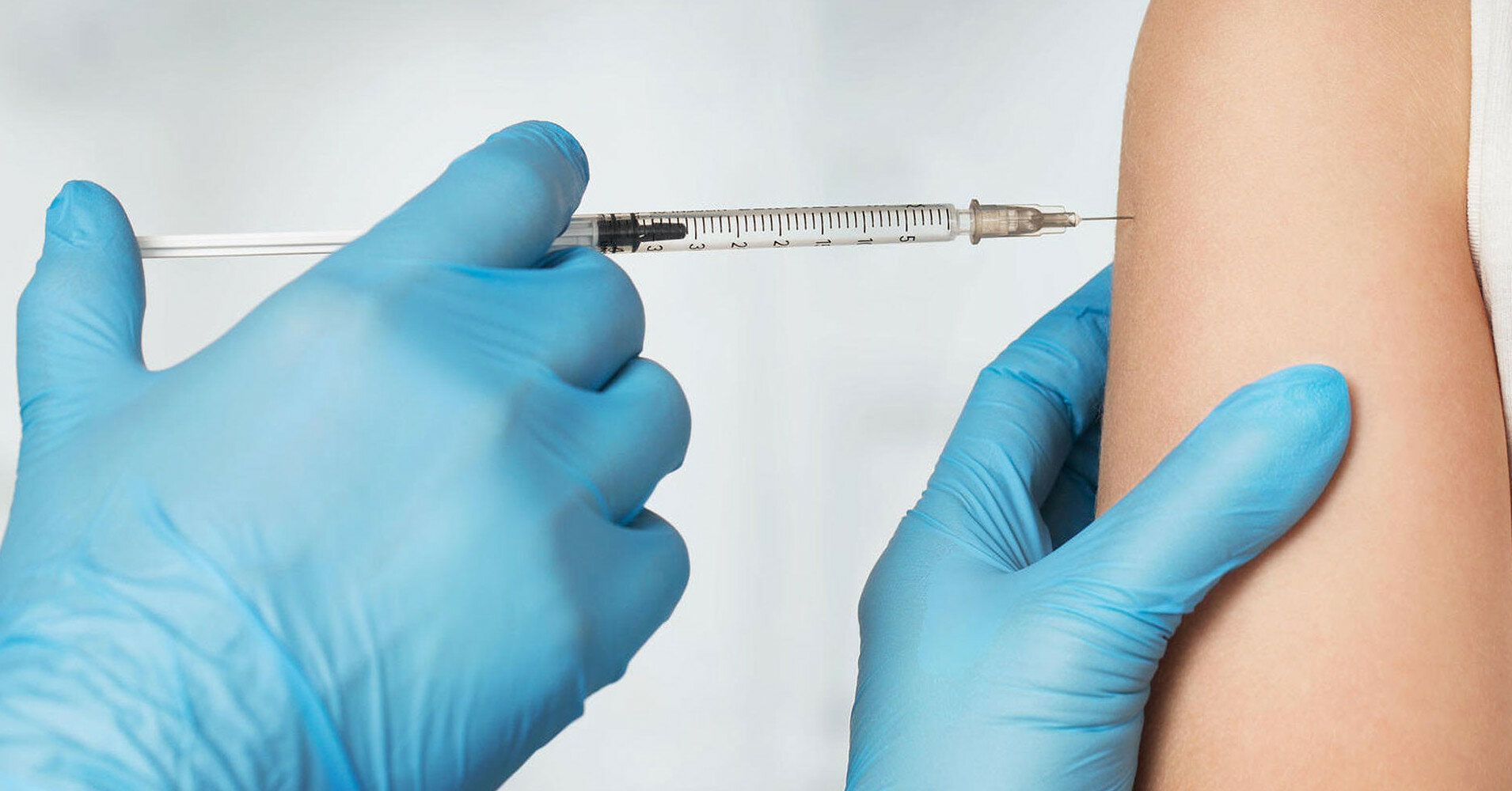Глава ВОЗ призвал приостановить бустерную вакцинацию
