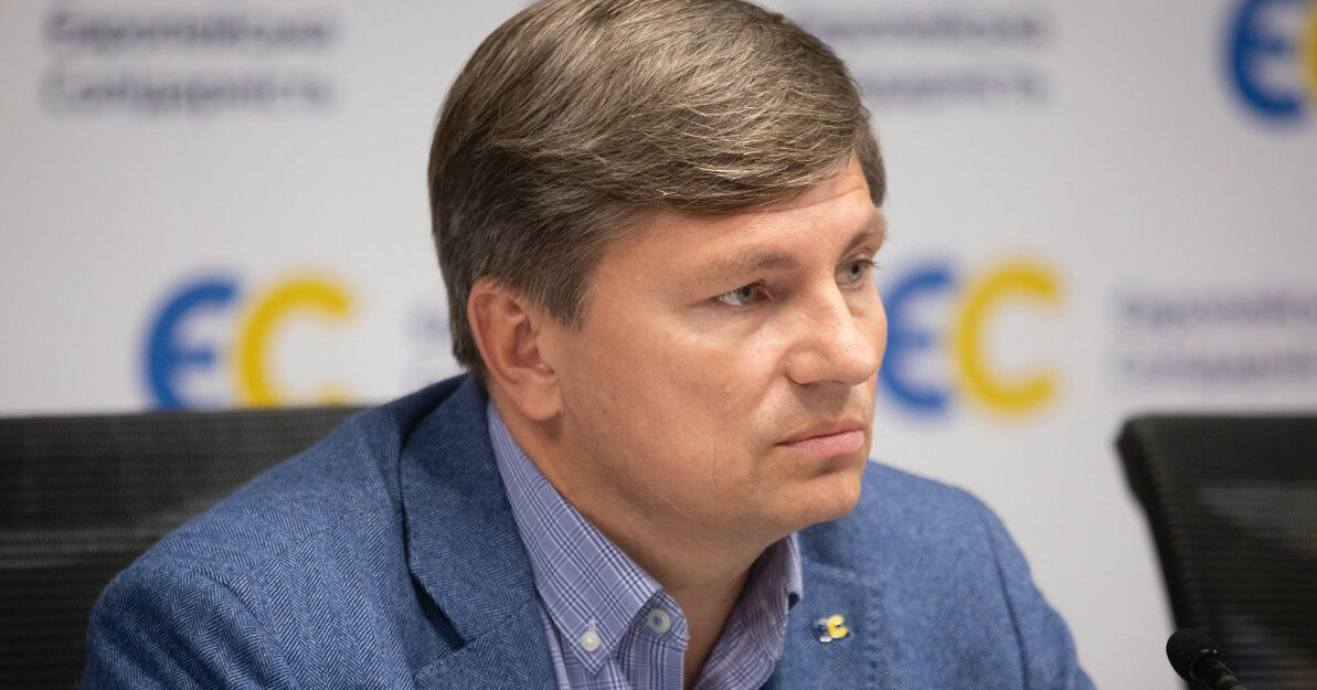 "Евросолидарность" подала два заявления в прокуратуру на окружение Зеленского
