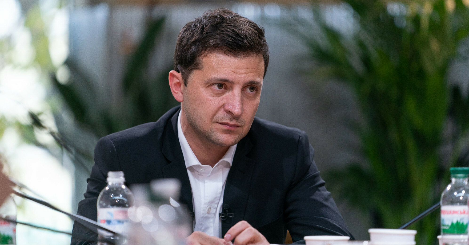 Зеленский впервые возглавил антирейтинг украинских политиков