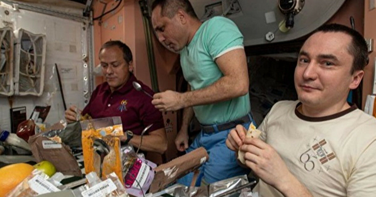 Экипаж МКС сможет 15 раз встретить Новый год