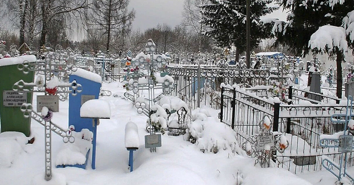 "Плохая погода для похорон": cвященник призвал украинцев не умирать