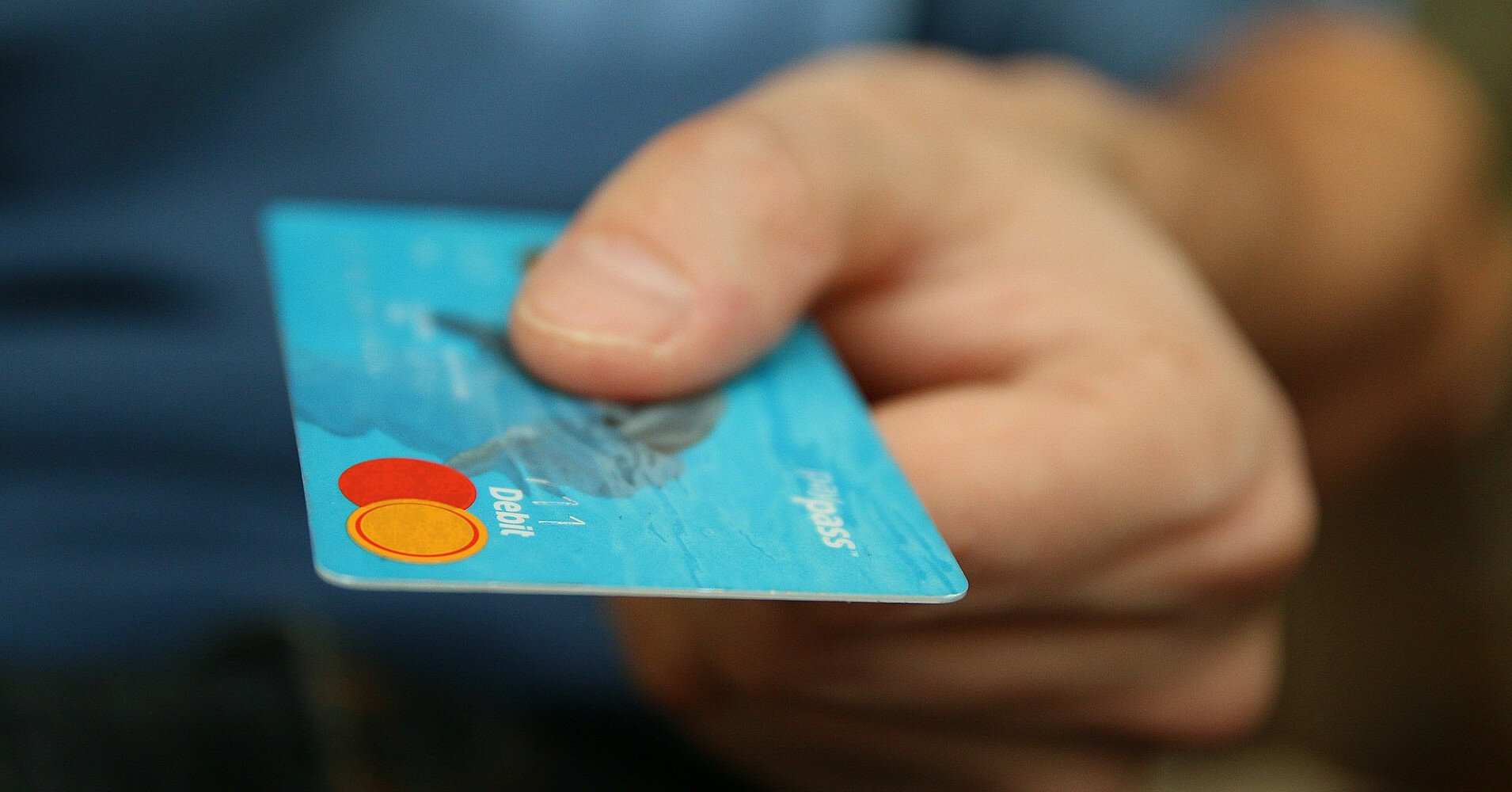 "єПідтримка": 6,5 млн украинцев получили банковские карты