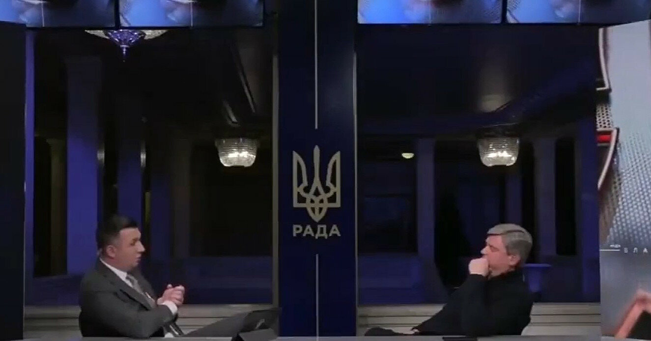 Ведущий телеканала "Рада" обвинил нардепа в "любви к Путину"