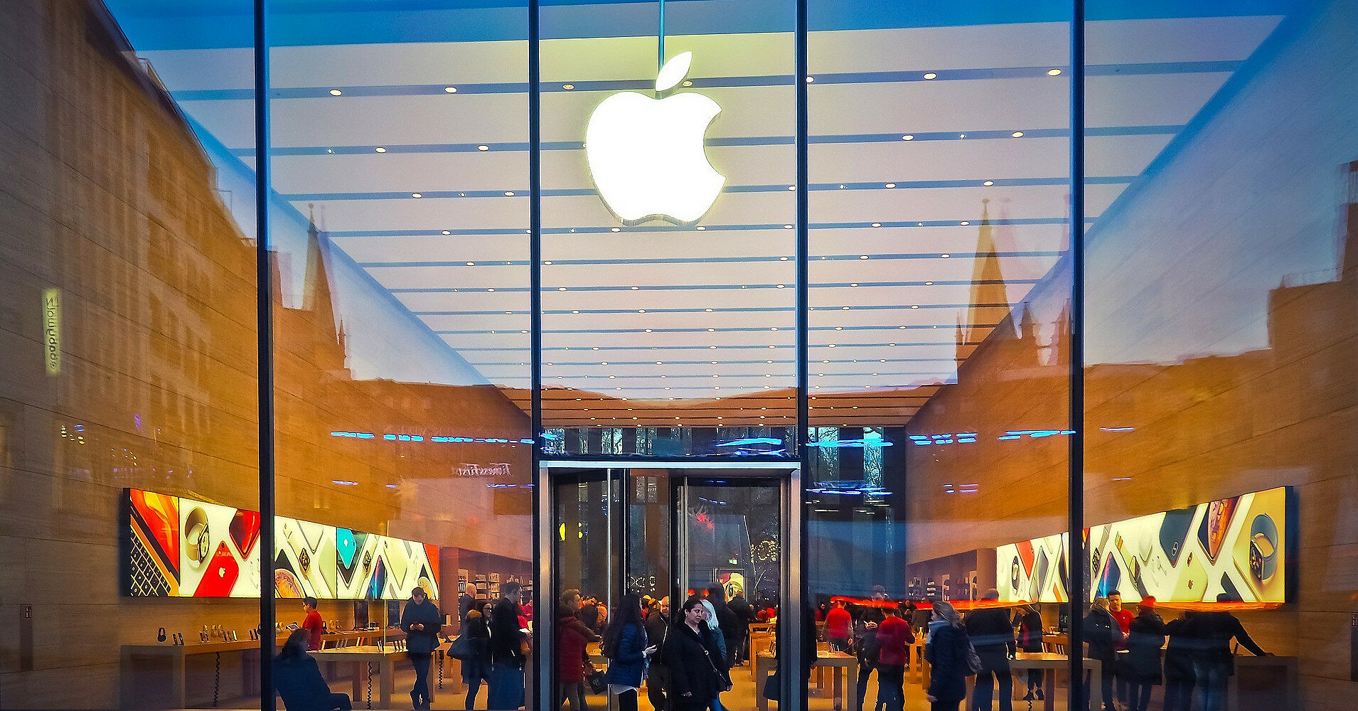 Apple закрывает магазины на фоне вспышки COVID-19