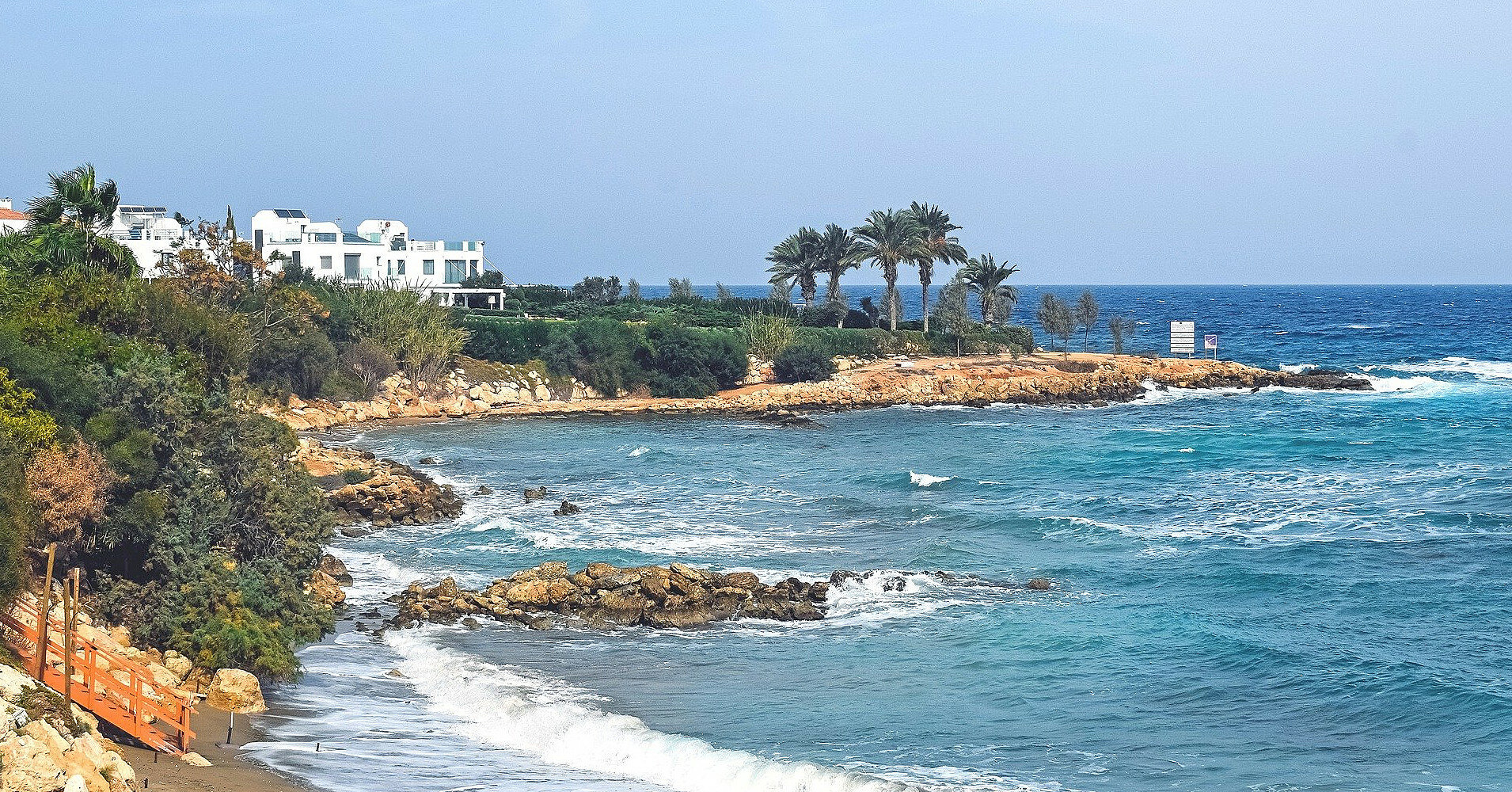 Кипр вводит новые ограничения для иностранных туристов