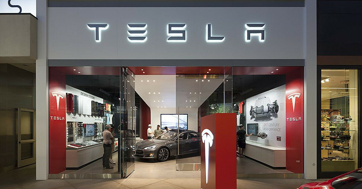 Tesla открыла шоурум в столице китайского Синьзяна