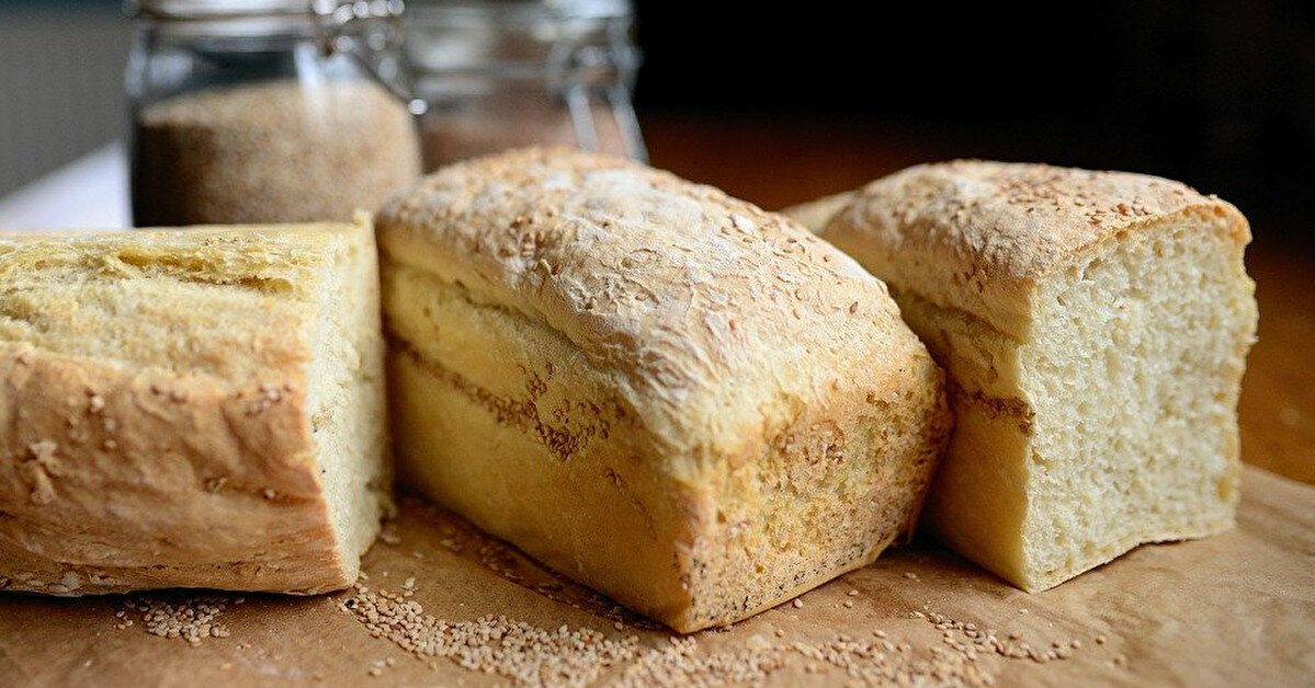 Без цвілі та черствості: як правильно зберігати хліб