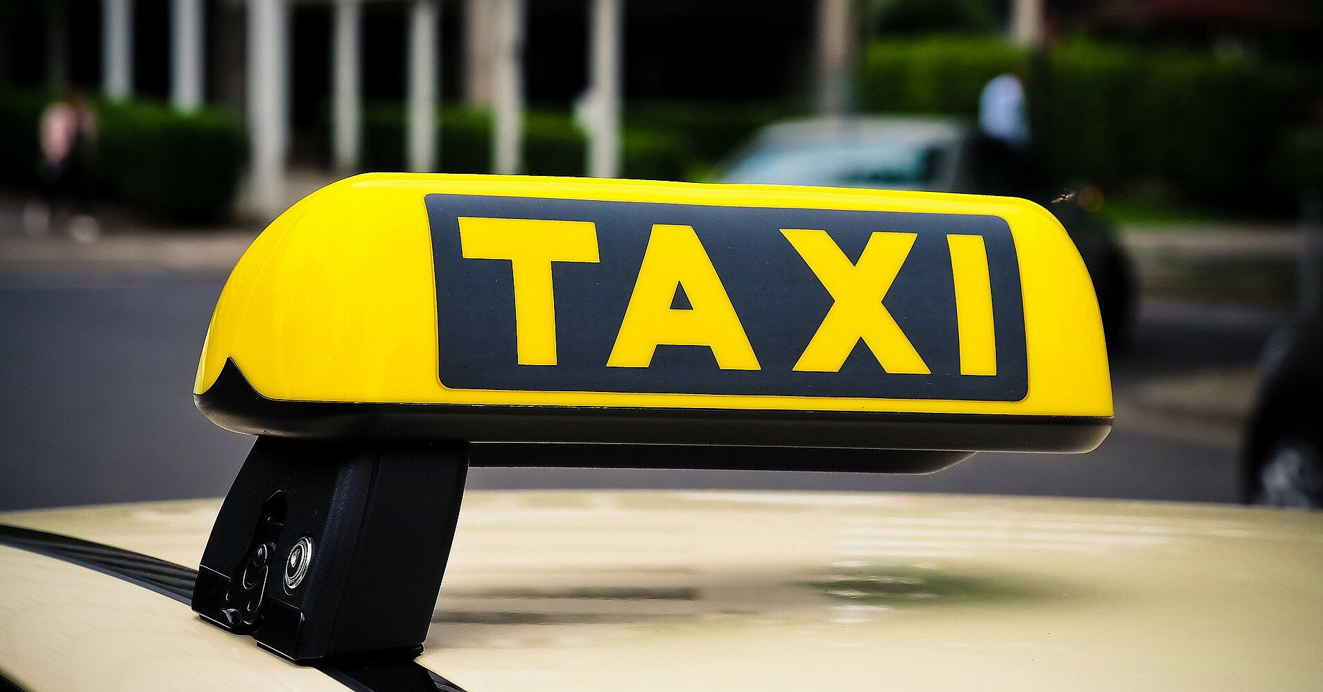 Слідом за ФОП влада вирішила фіскалізувати ринок таксі
