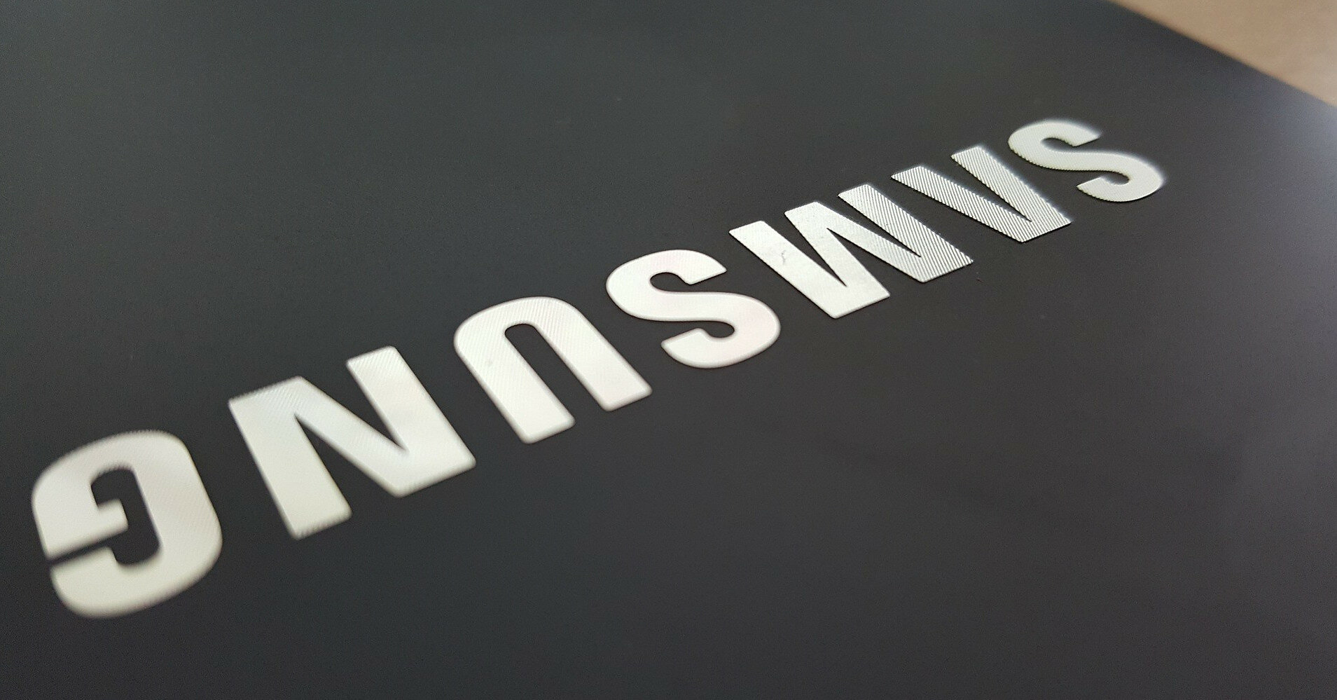 Samsung показала гибкие и складные экраны будущего