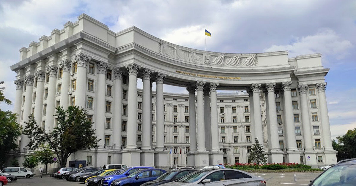 МИД: в Киеве возобновили работу 38 посольств