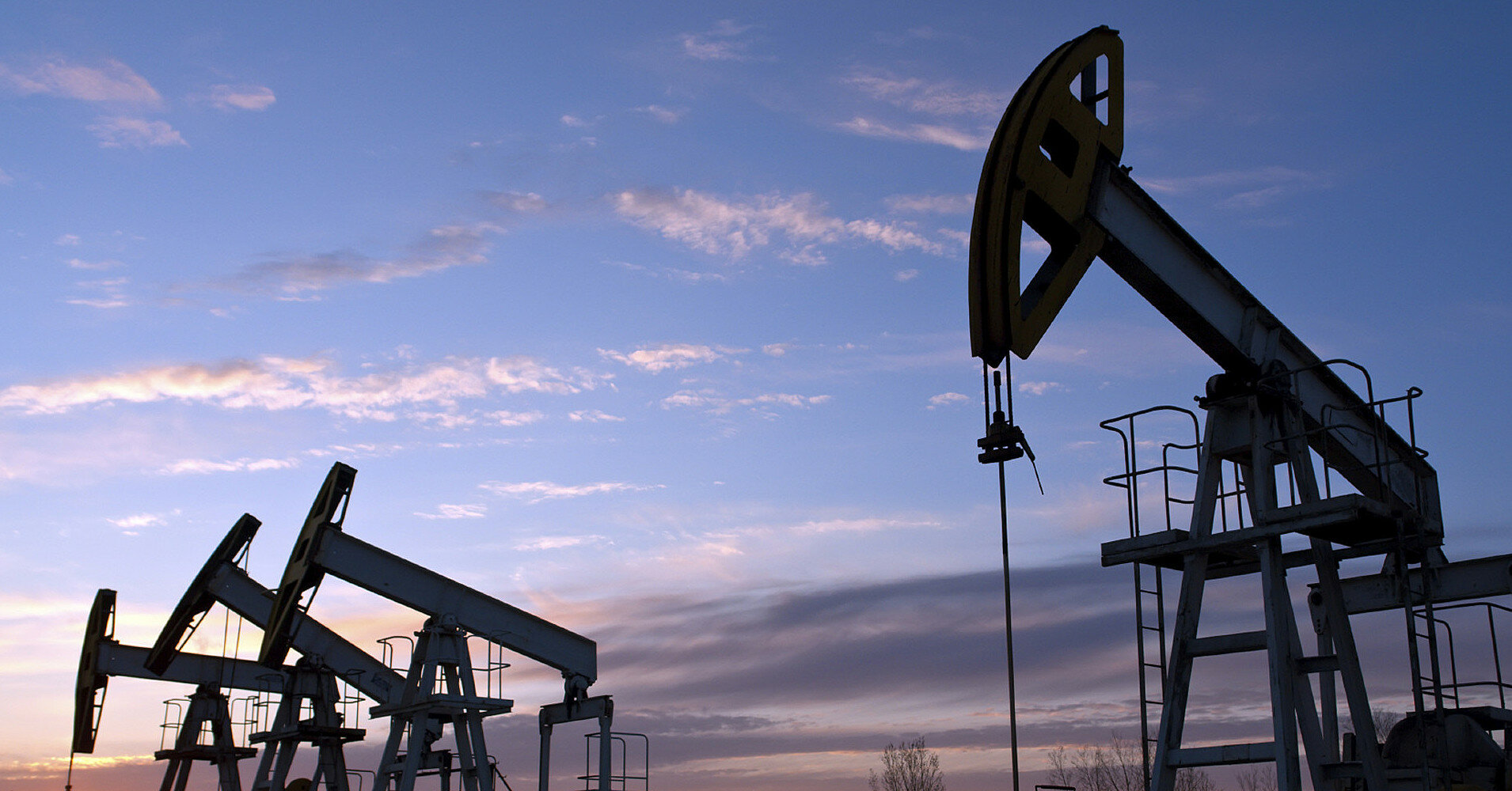 Саудовская Аравия увеличит производство нефти, если добыча в РФ сократится