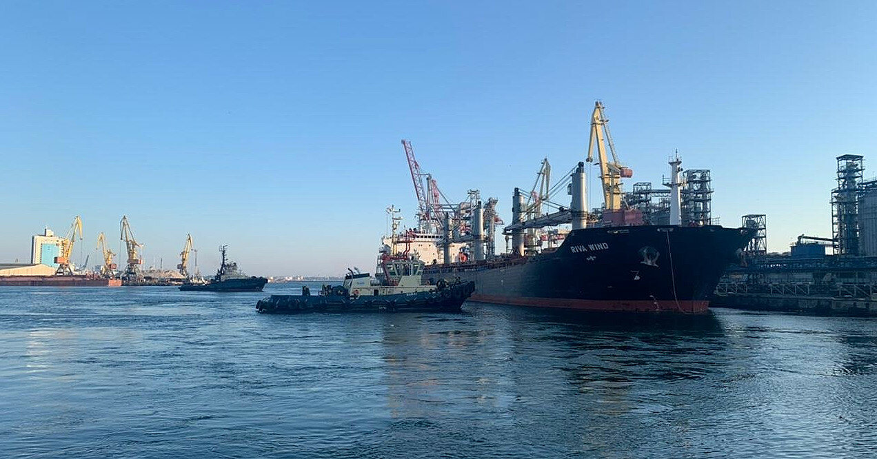Второй караван судов с зерном вышел из Одессы и Черноморска