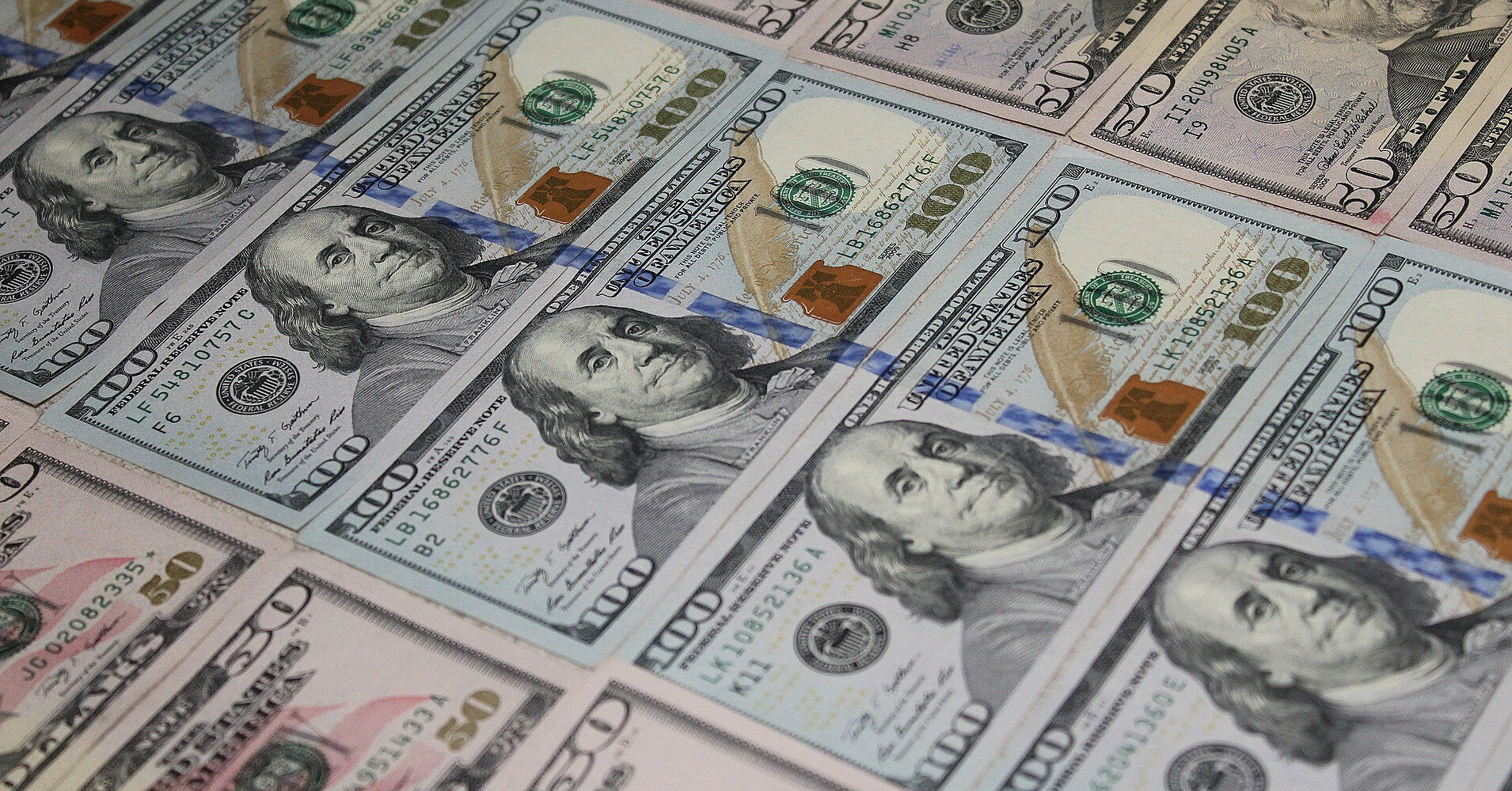 Почему опять растет доллар и чего ожидать от валютного курса на выходных
