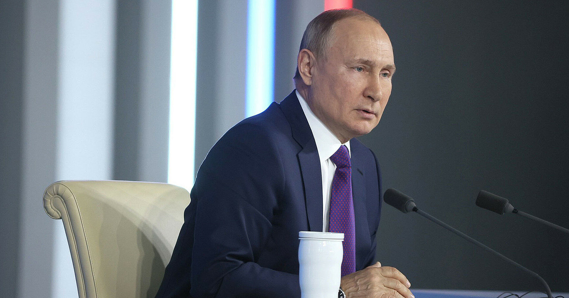 Путін визнав, що російські війська здають позиції, але "не масово"