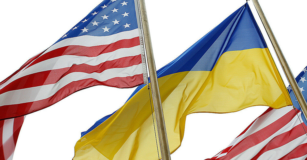 Держдеп: США мають достатньо озброєння, щоб допомагати Україні